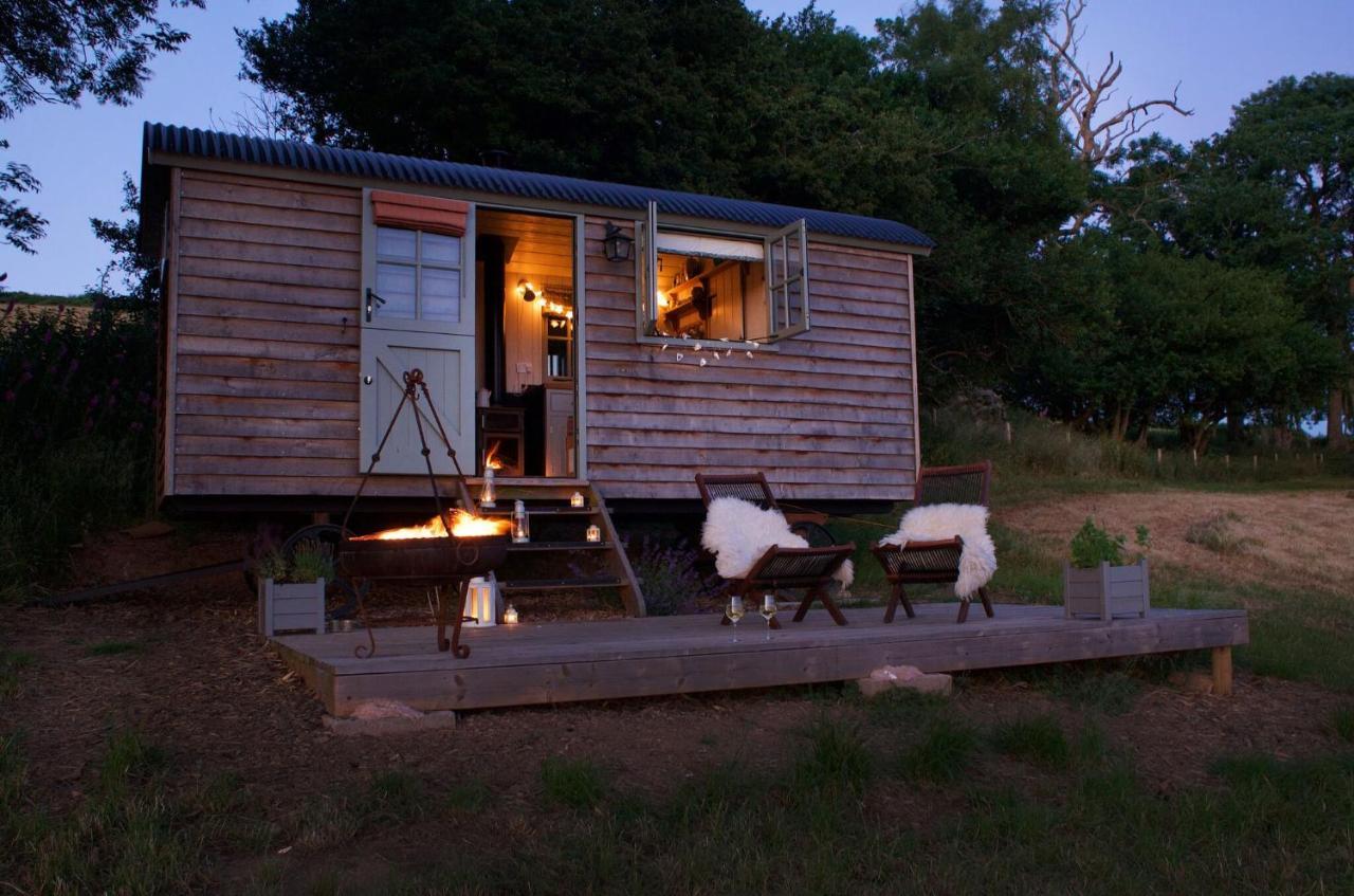 Tilbury Shepherd Huts With Hot Tubs Plus Holiday Cottages West Bagborough Екстериор снимка