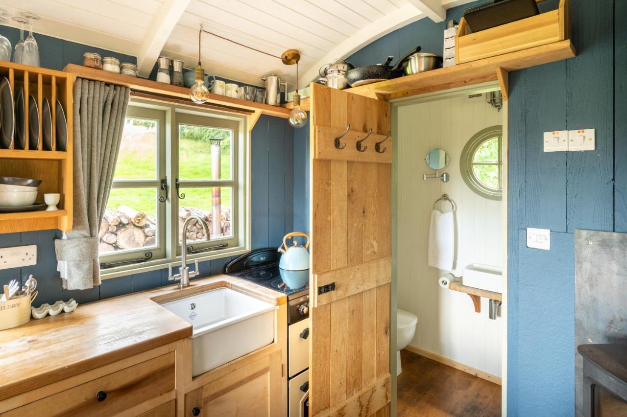 Tilbury Shepherd Huts With Hot Tubs Plus Holiday Cottages West Bagborough Екстериор снимка