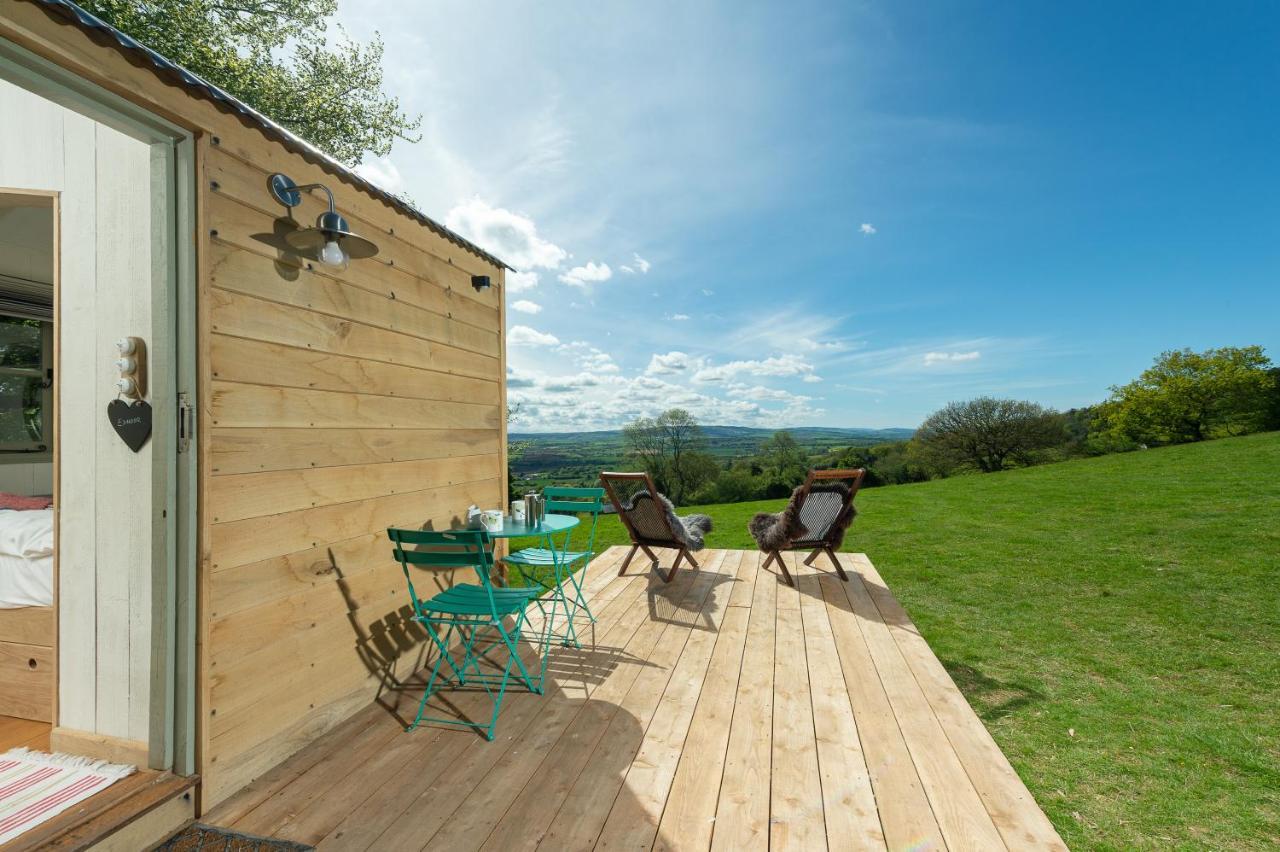 Tilbury Shepherd Huts With Hot Tubs Plus Holiday Cottages West Bagborough Екстериор снимка