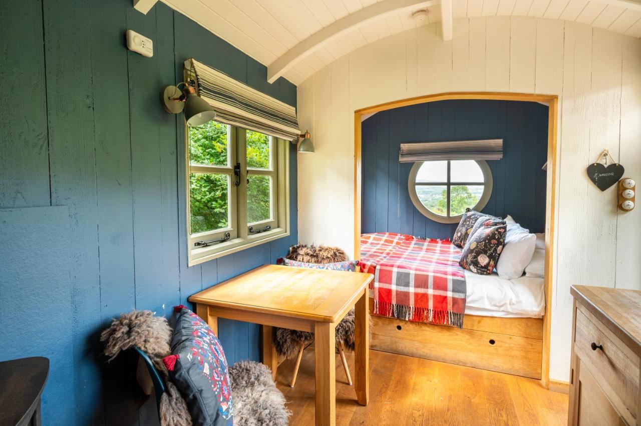 Tilbury Shepherd Huts With Hot Tubs Plus Holiday Cottages West Bagborough Екстериор снимка
