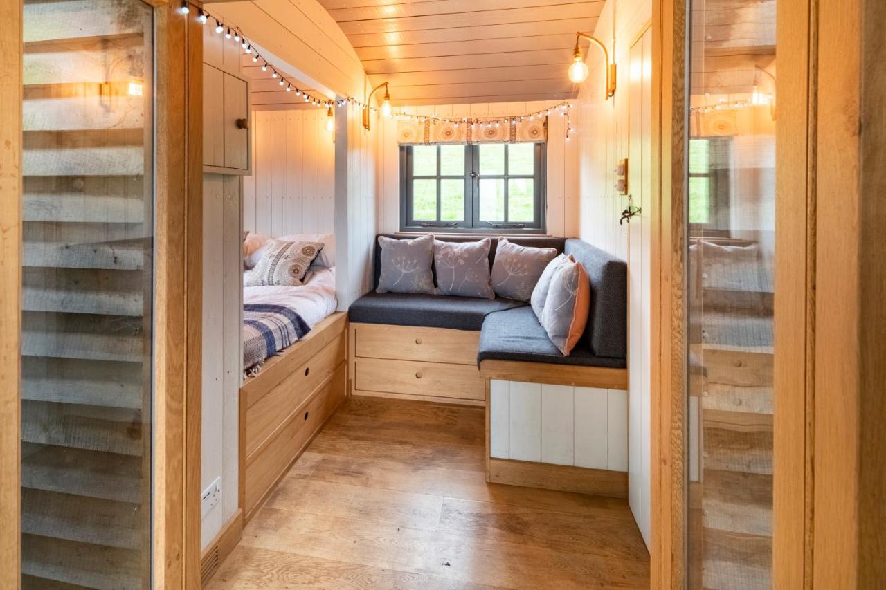 Tilbury Shepherd Huts With Hot Tubs Plus Holiday Cottages West Bagborough Екстериор снимка