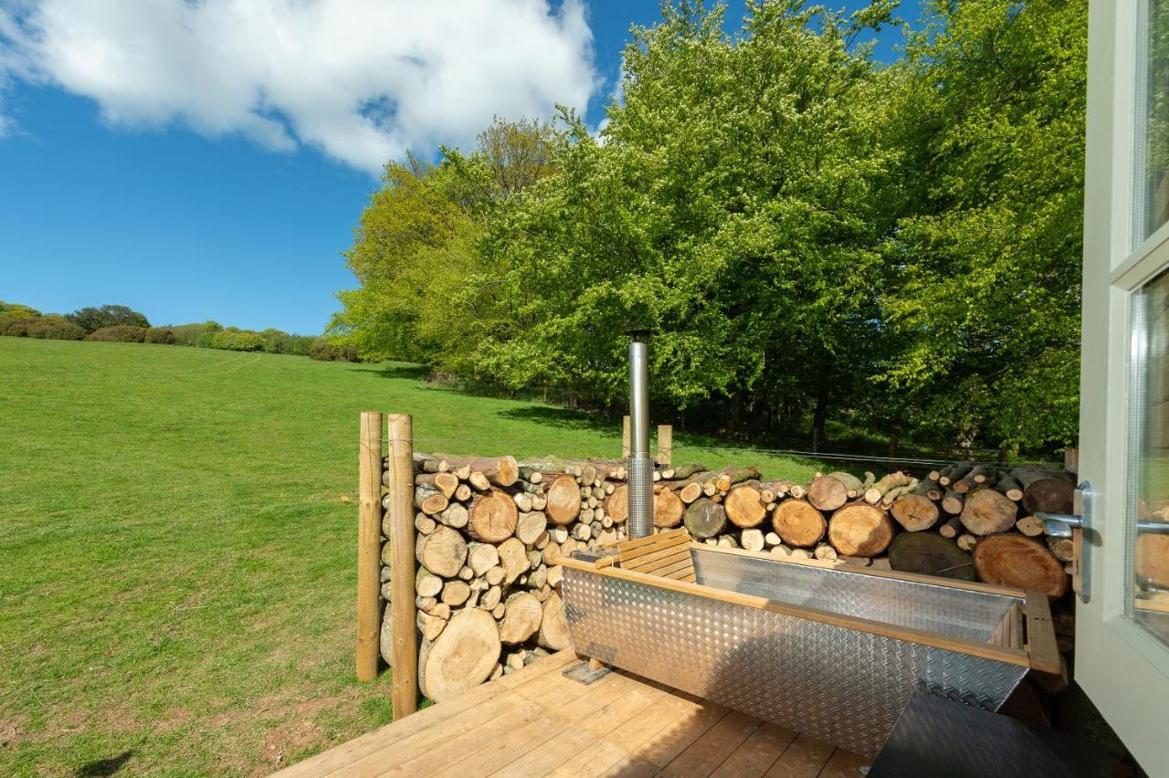Tilbury Shepherd Huts With Hot Tubs Plus Holiday Cottages West Bagborough Екстериор снимка