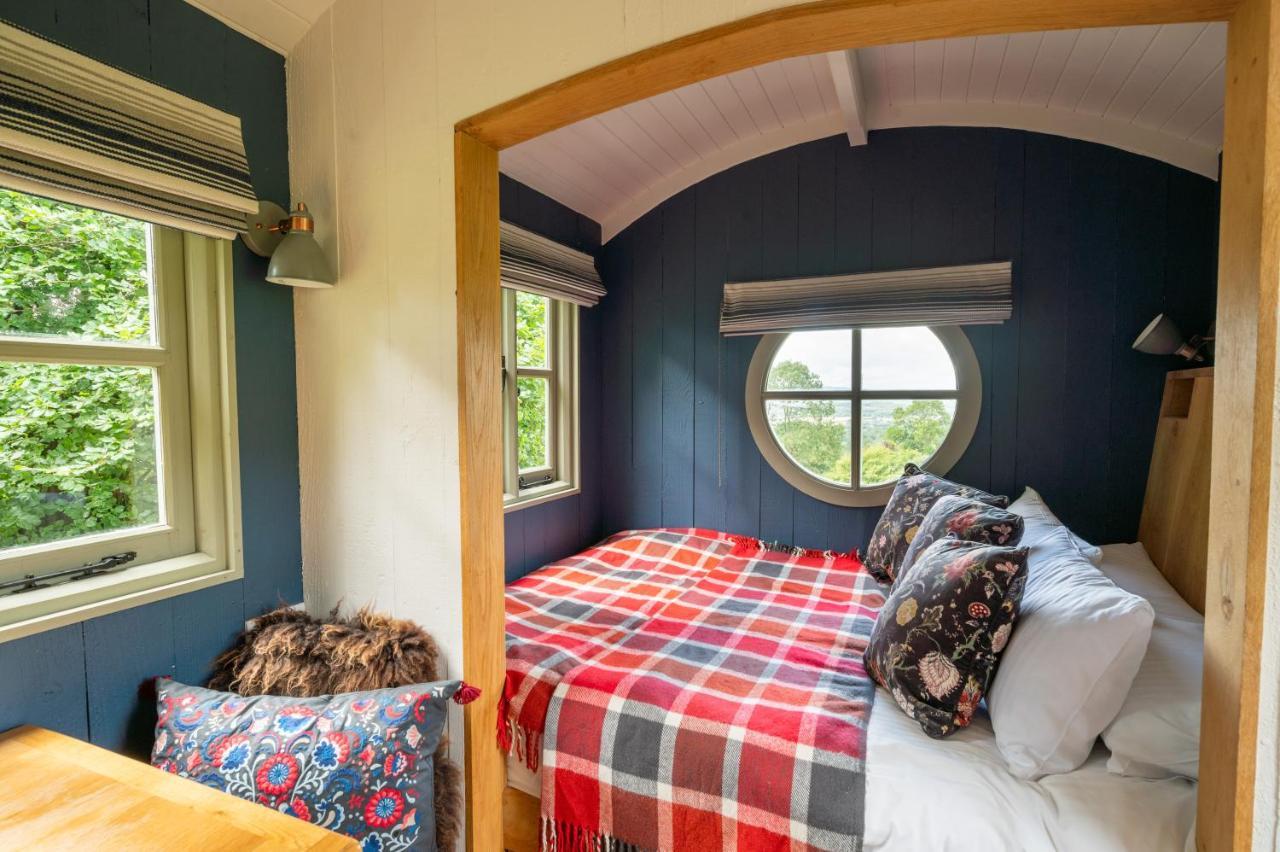 Tilbury Shepherd Huts With Hot Tubs Plus Holiday Cottages West Bagborough Екстериор снимка