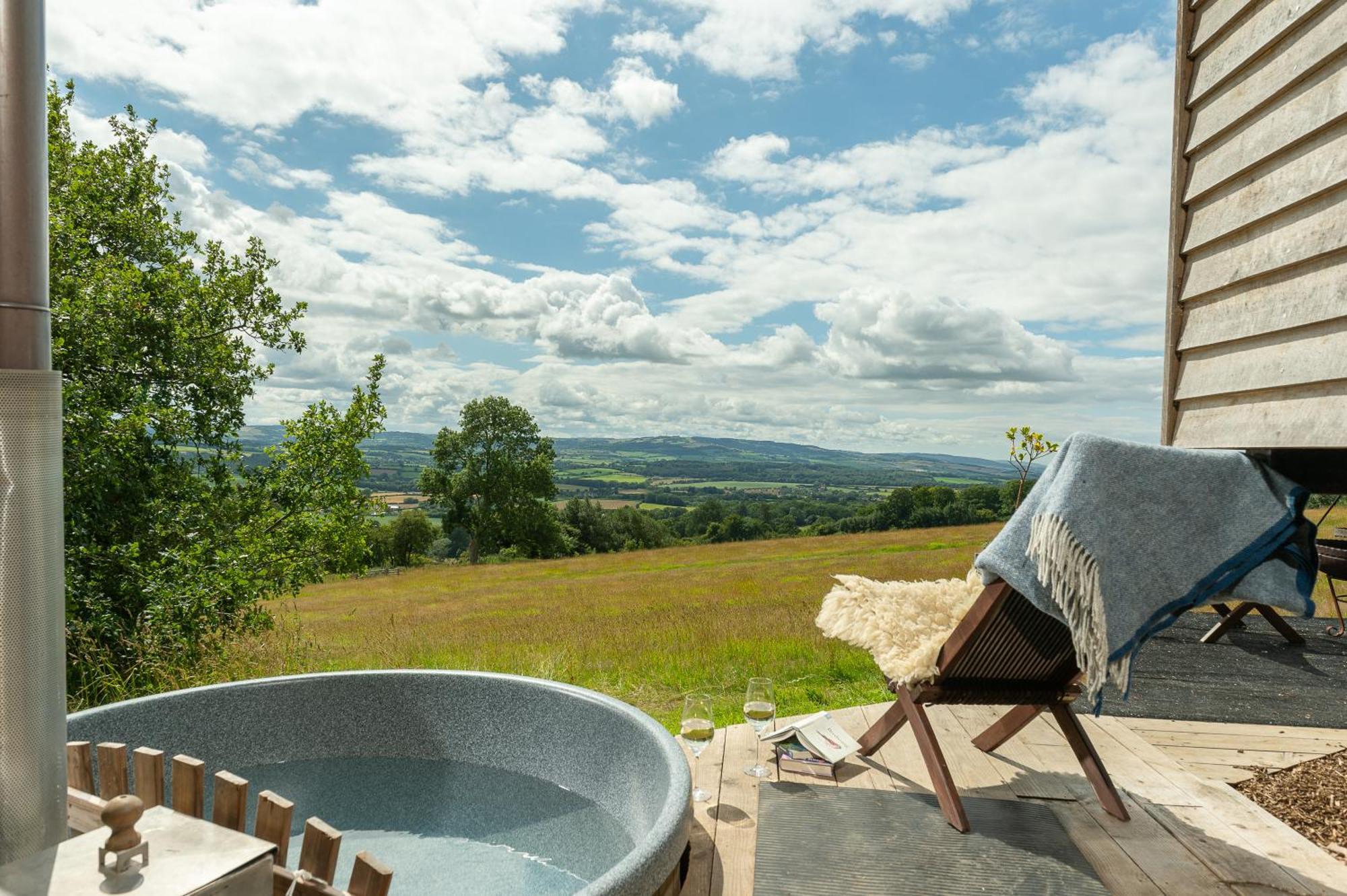 Tilbury Shepherd Huts With Hot Tubs Plus Holiday Cottages West Bagborough Екстериор снимка