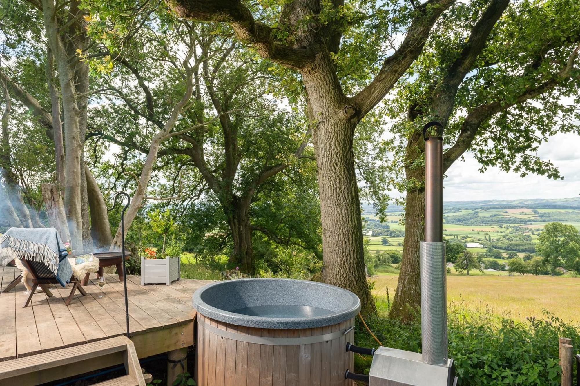 Tilbury Shepherd Huts With Hot Tubs Plus Holiday Cottages West Bagborough Екстериор снимка