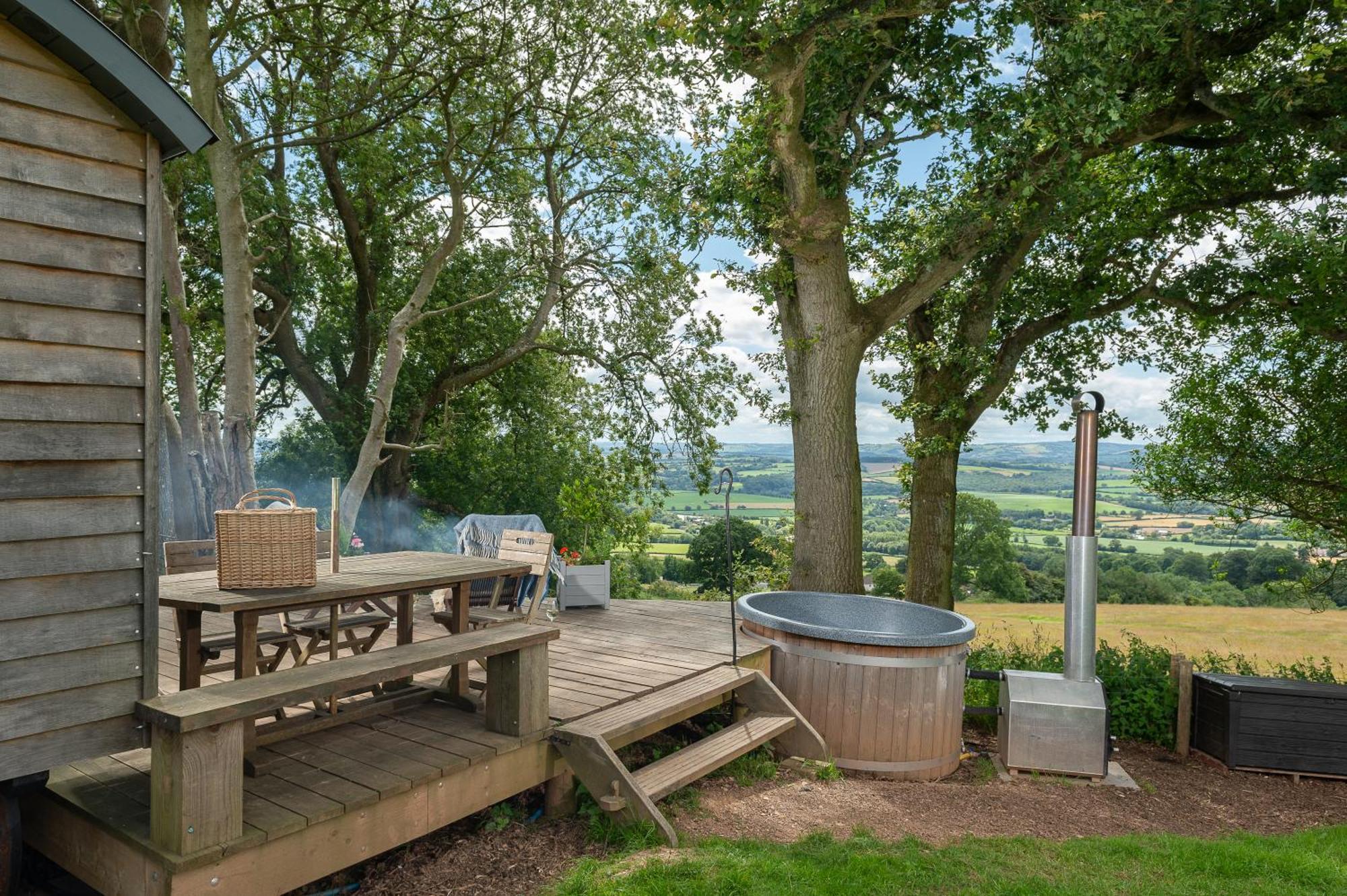 Tilbury Shepherd Huts With Hot Tubs Plus Holiday Cottages West Bagborough Екстериор снимка
